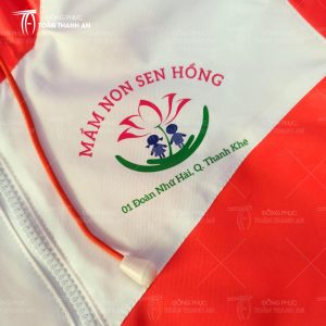 Đồng phục áo khoác gió trường mầm non Sen Việt